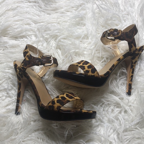 ⭐️🔹 Stuart Weizmann Leopard Platform Strappy Heels - Picture 2 of 6